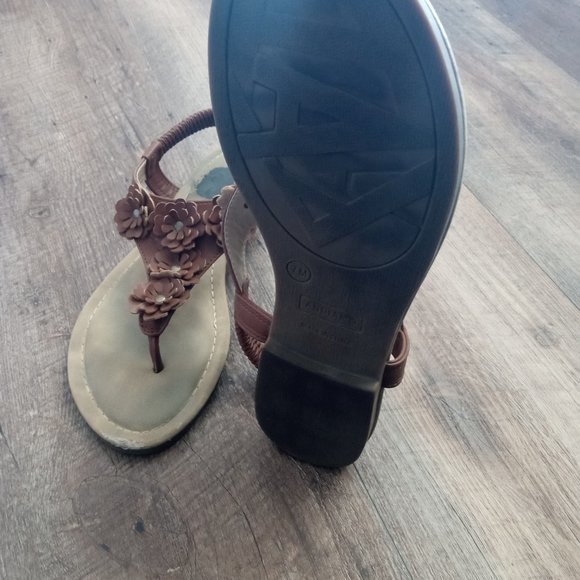 Flower sandals - Picture 2 of 2